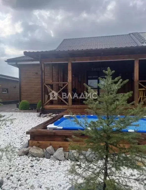 Дом в Бурятия, Улан-Удэ пос. Сосновый, ул. Жиримская, 9 (100 м) - Фото 1