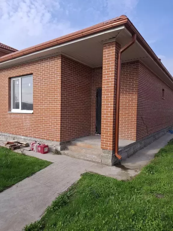 Дом в Краснодарский край, Динской район, Южно-Кубанское с/пос, пос. ... - Фото 1