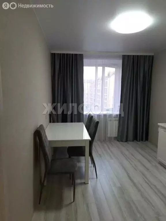 2-комнатная квартира: Абакан, улица Авиаторов, 6А (65 м) - Фото 1