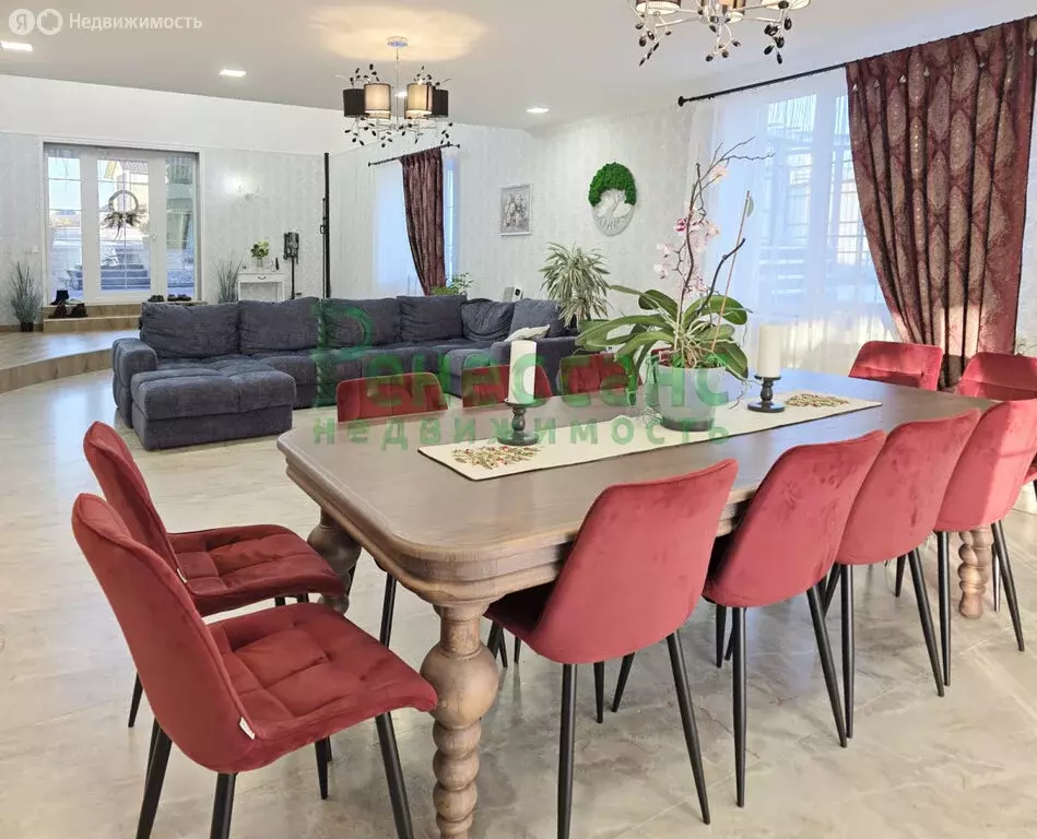 Дом в село Елисеевичи, 42 (270 м) - Фото 1