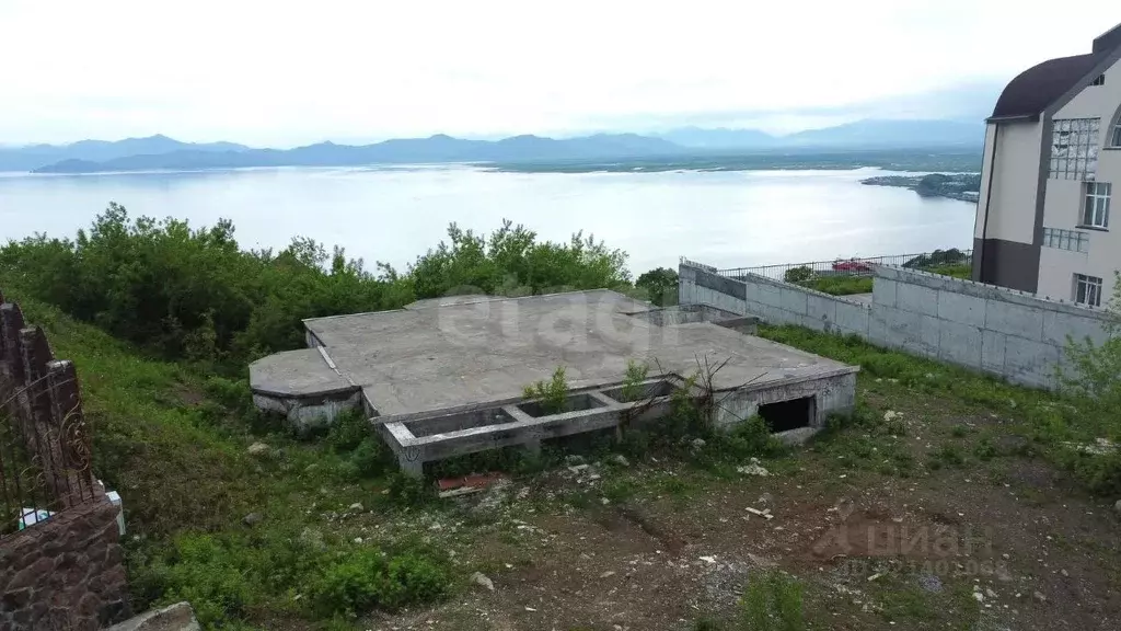 Участок в Камчатский край, Петропавловск-Камчатский Якорная ул., 18 ... - Фото 1