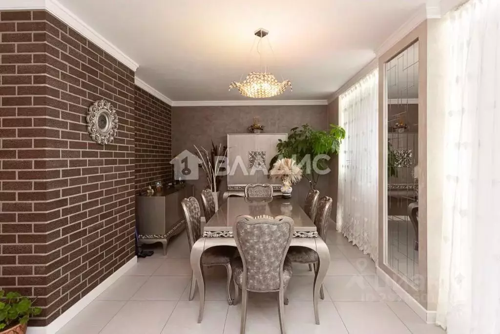 Дом в Калининградская область, Калининград Лесная ул., 77 (290 м) - Фото 0