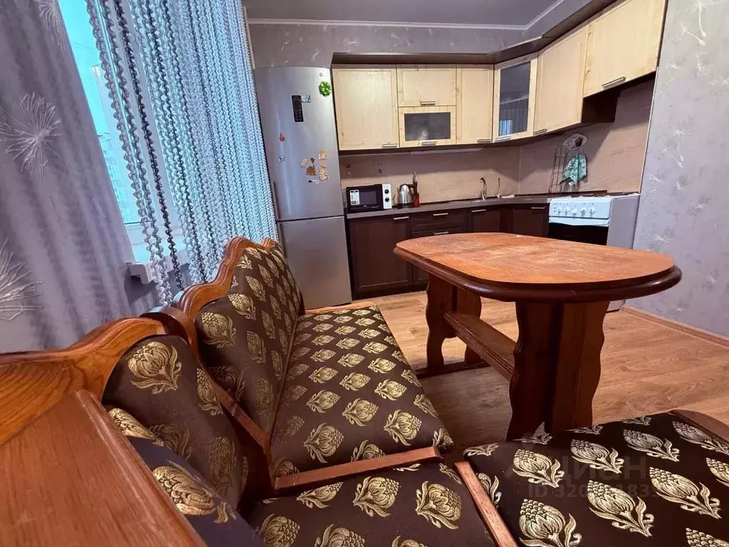 1-к кв. Курская область, Курск просп. Вячеслава Клыкова, 74 (37.0 м) - Фото 0