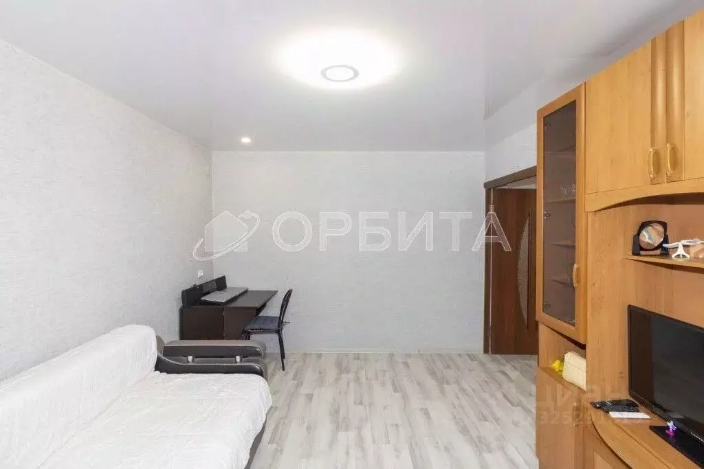 2-к кв. Тюменская область, Тюмень ул. Баумана, 111 (50.0 м) - Фото 2