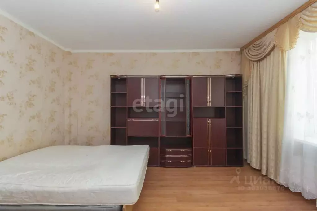 2-к кв. Омская область, Омск просп. Комарова, 15к4 (65.3 м) - Фото 1