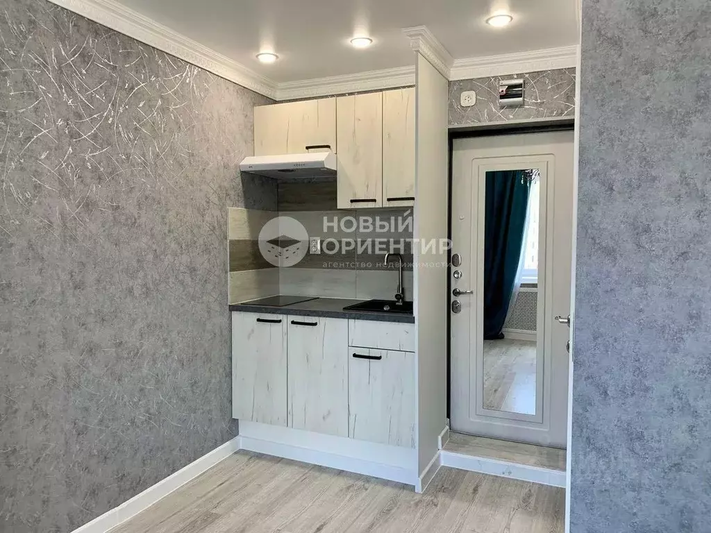 Комната Свердловская область, Екатеринбург ул. Гурзуфская, 18 (12.6 м) - Фото 2