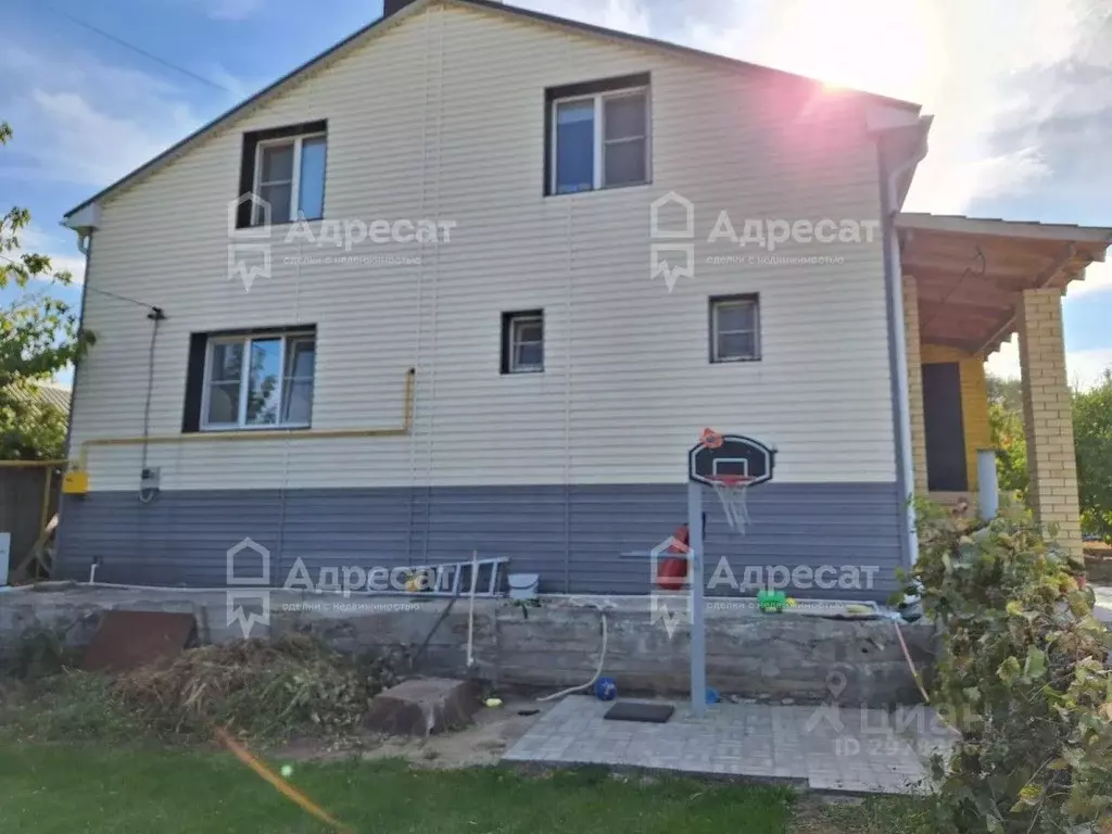 Дом в Волгоградская область, Волгоград ул. Героев Малой Земли (193 м) - Фото 1