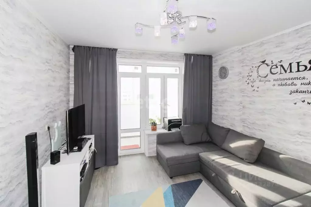 2-к кв. Тюменская область, Тюмень ДОК мкр, ул. Ботаническая, 1к1 (66.3 ... - Фото 1