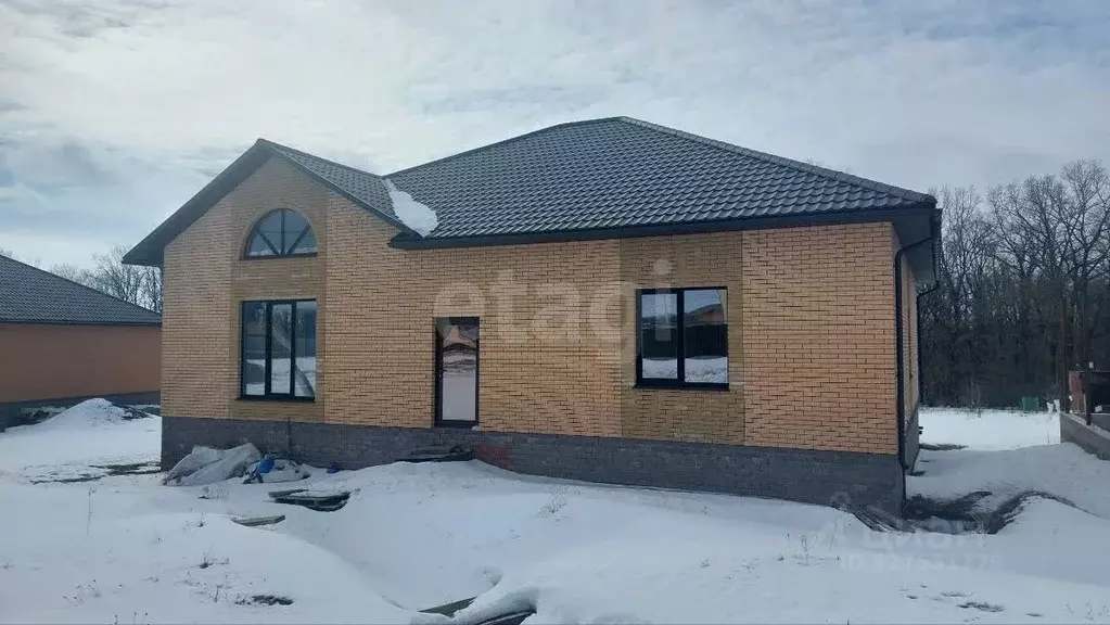 Дом в Белгородская область, Строитель Яковлевский городской округ, ул. ... - Фото 1