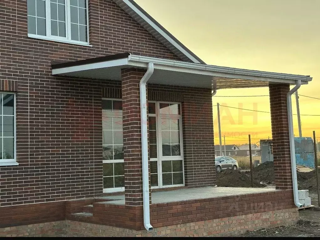 Дом в Ростовская область, Неклиновский район, с. Новобессергеневка ул. ... - Фото 1