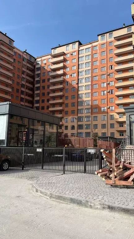 2-к кв. Дагестан, Каспийск просп. Акулиничева, 33А (80.0 м) - Фото 1