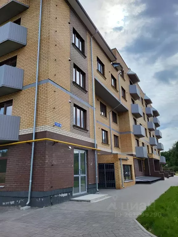 2-к кв. Псковская область, Псков Петровская ул., 4Б (74.1 м) - Фото 1