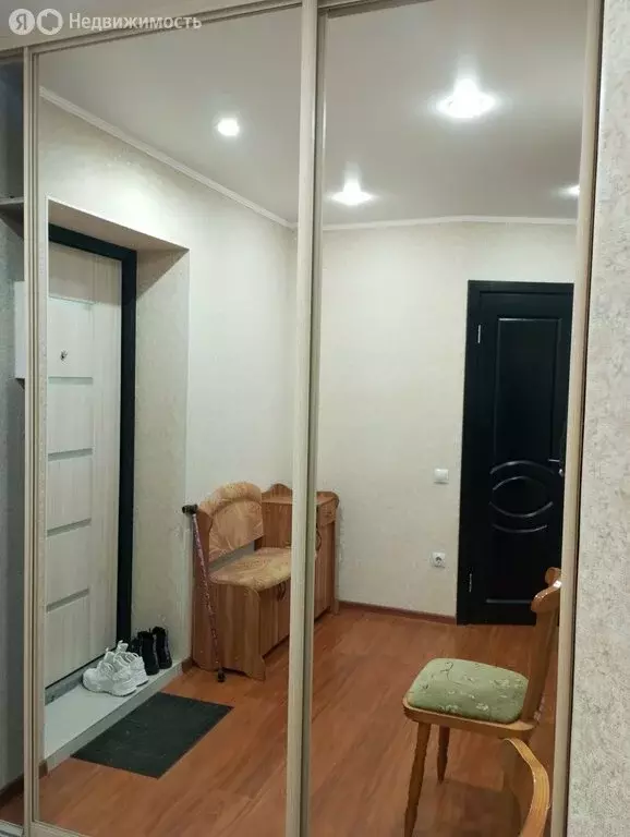 1-комнатная квартира: Саратов, улица имени С.П. Лисина, 6 (40 м) - Фото 0