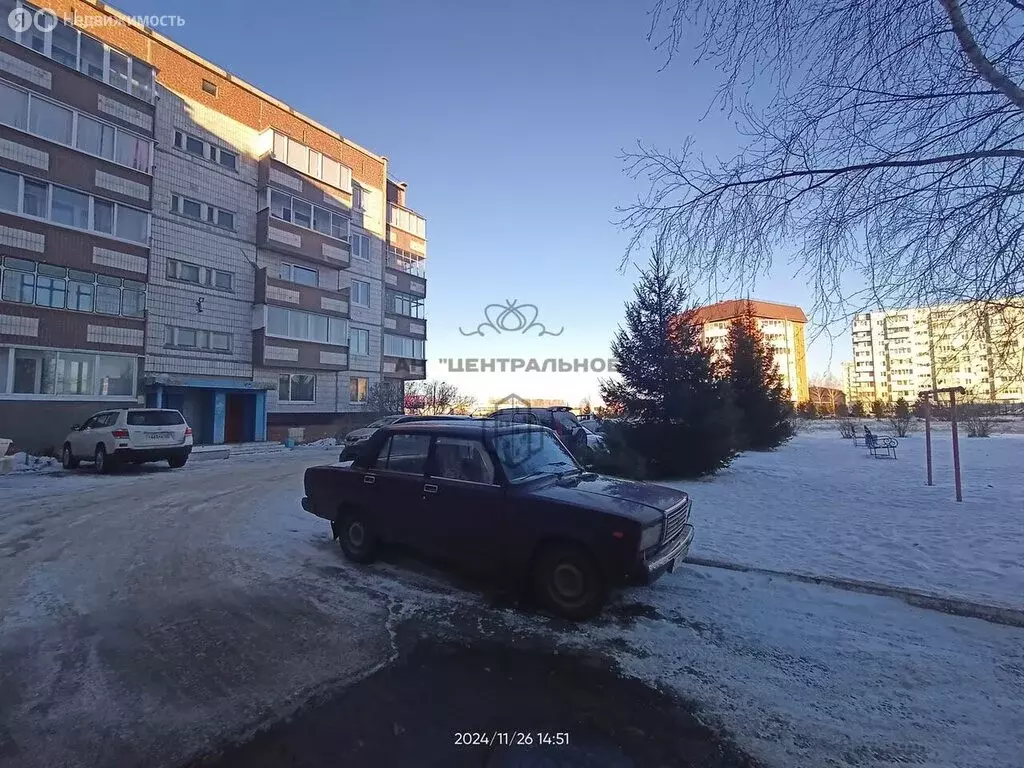 3-комнатная квартира: Шарыпово, 3-й микрорайон, 8А (65 м) - Фото 0