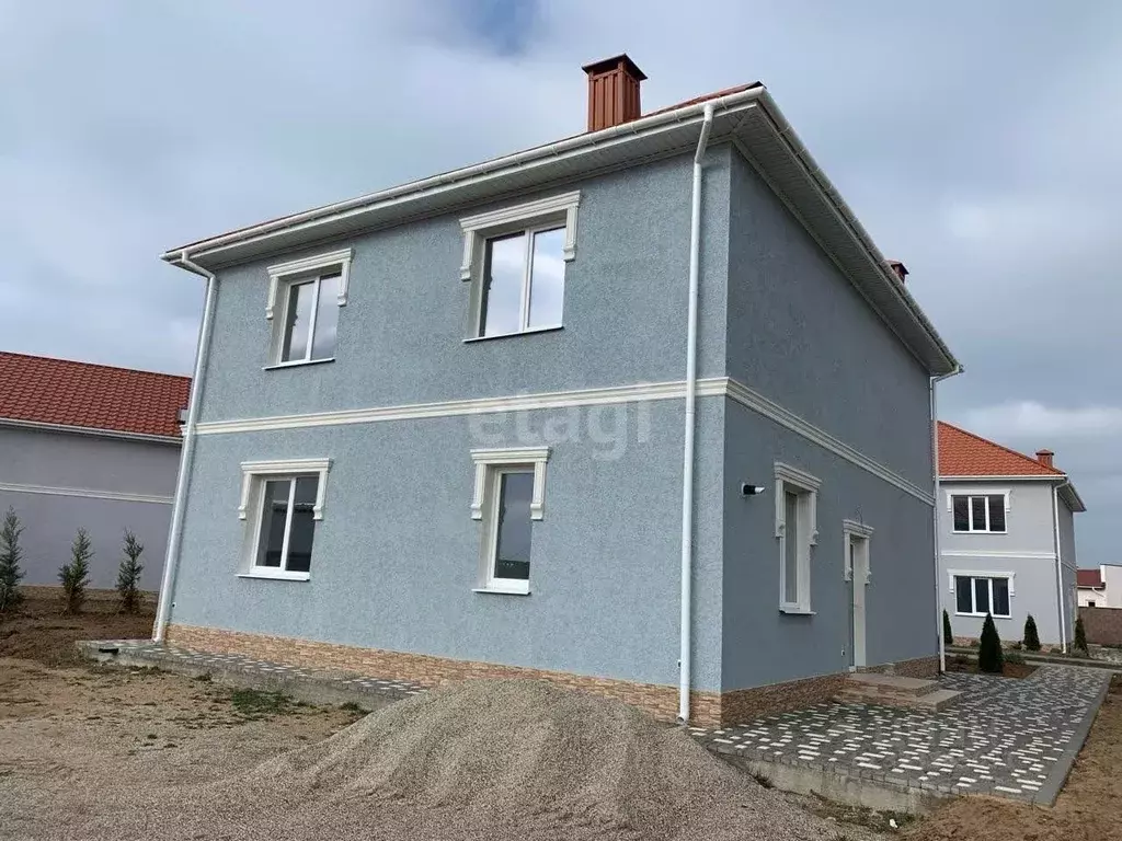 Дом в Крым, Евпатория городской округ, Заозерное пгт ул. Космическая, ... - Фото 1