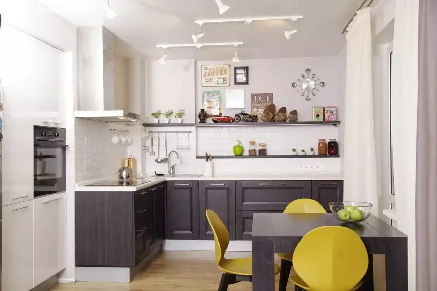 3-комнатная квартира: Ижевск, улица Героя России Ильфата Закирова, 16 ... - Фото 2