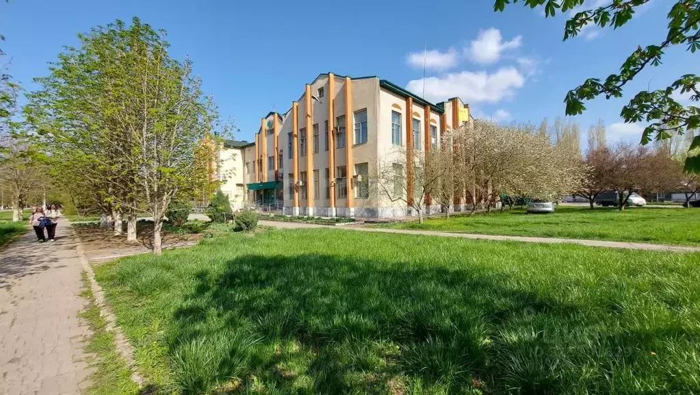 Помещение свободного назначения в Ростовская область, Зерноград ул. ... - Фото 2