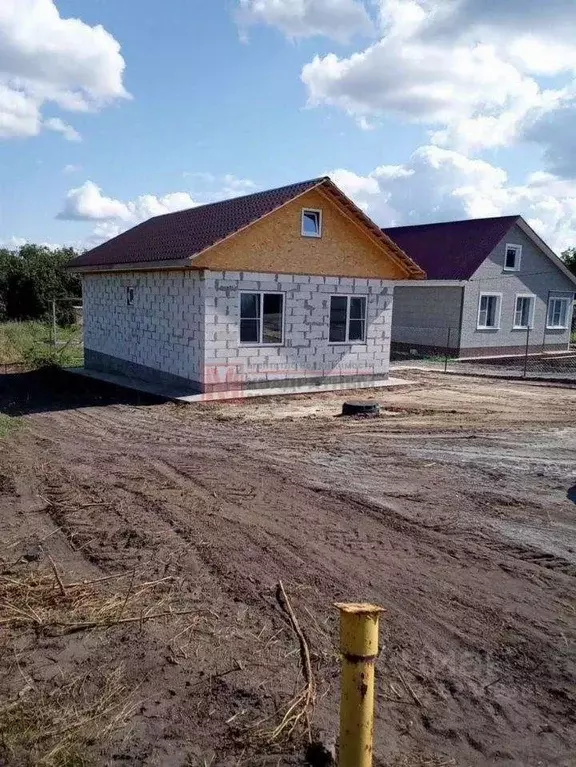 Дом в Белгородская область, Старооскольский городской округ, с. ... - Фото 1