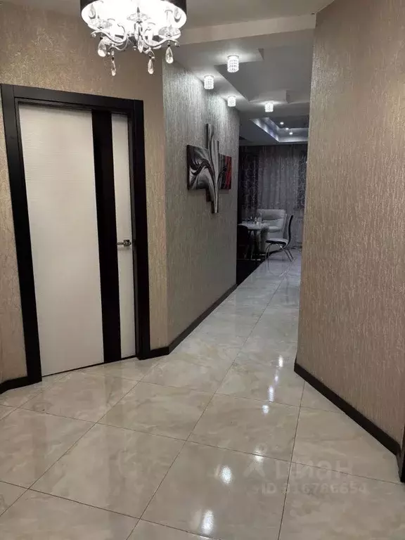2-к кв. Санкт-Петербург ул. Лени Голикова, 29к8 (76.0 м) - Фото 0