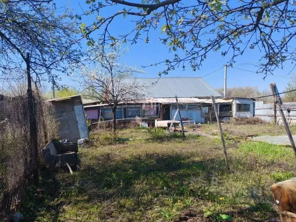 Дом в Саратовская область, Энгельс СНТ Химик-1 мкр,  (80 м) - Фото 1