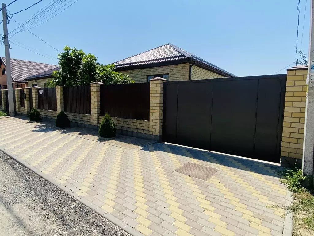 Дом в Краснодарский край, Темрюк Веселая ул., 22 (100 м) - Фото 1