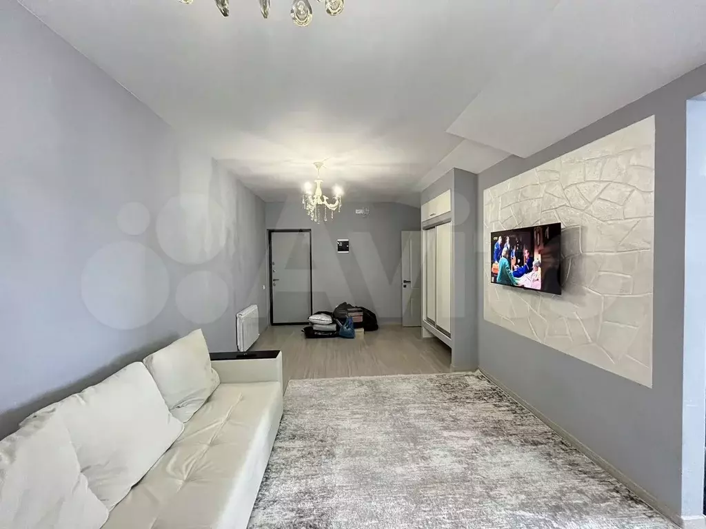 2-к. квартира, 70 м, 8/8 эт. - Фото 1