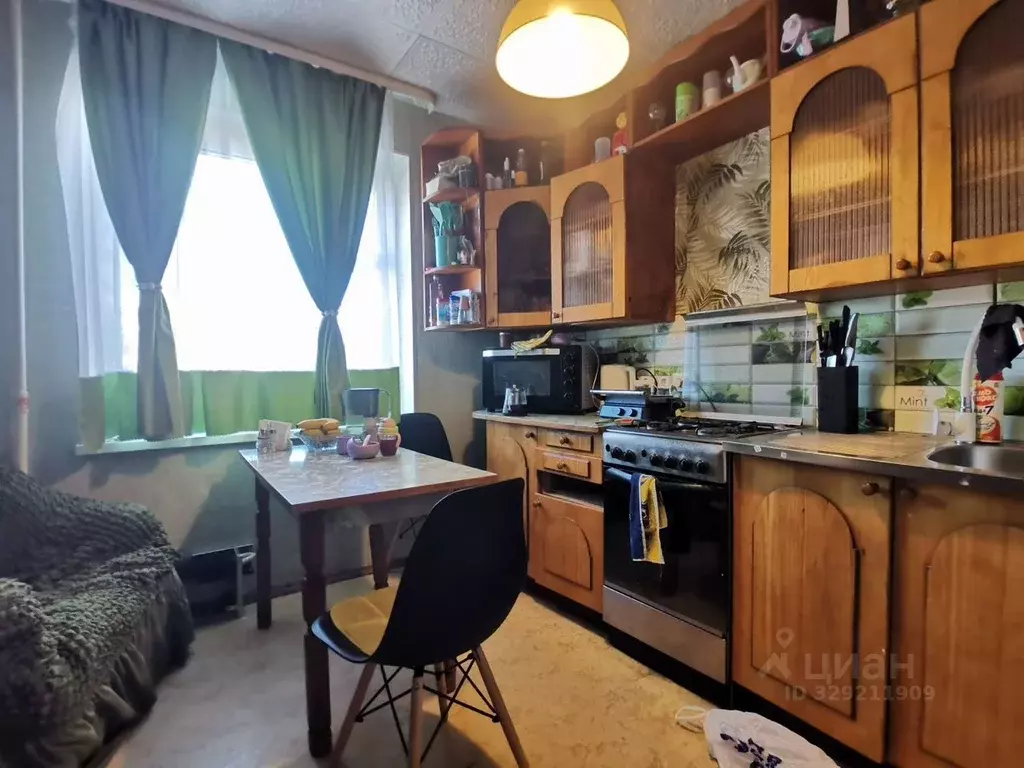 3-к кв. Ленинградская область, Луга просп. Володарского, 34 (74.0 м) - Фото 0