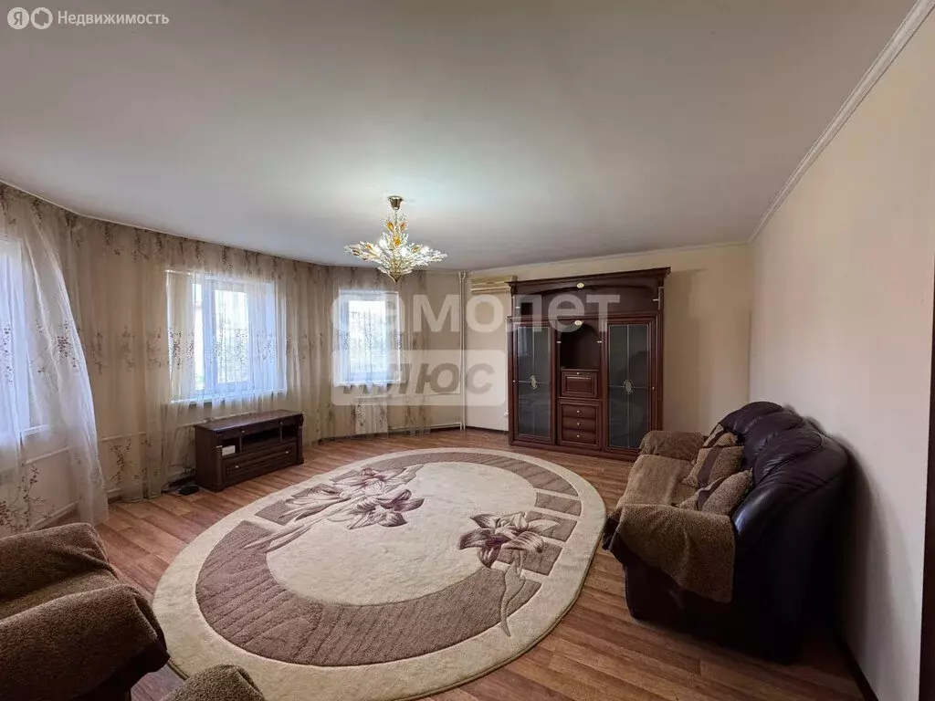 4-комнатная квартира: Астрахань, улица Софьи Перовской, 84 (110 м) - Фото 0
