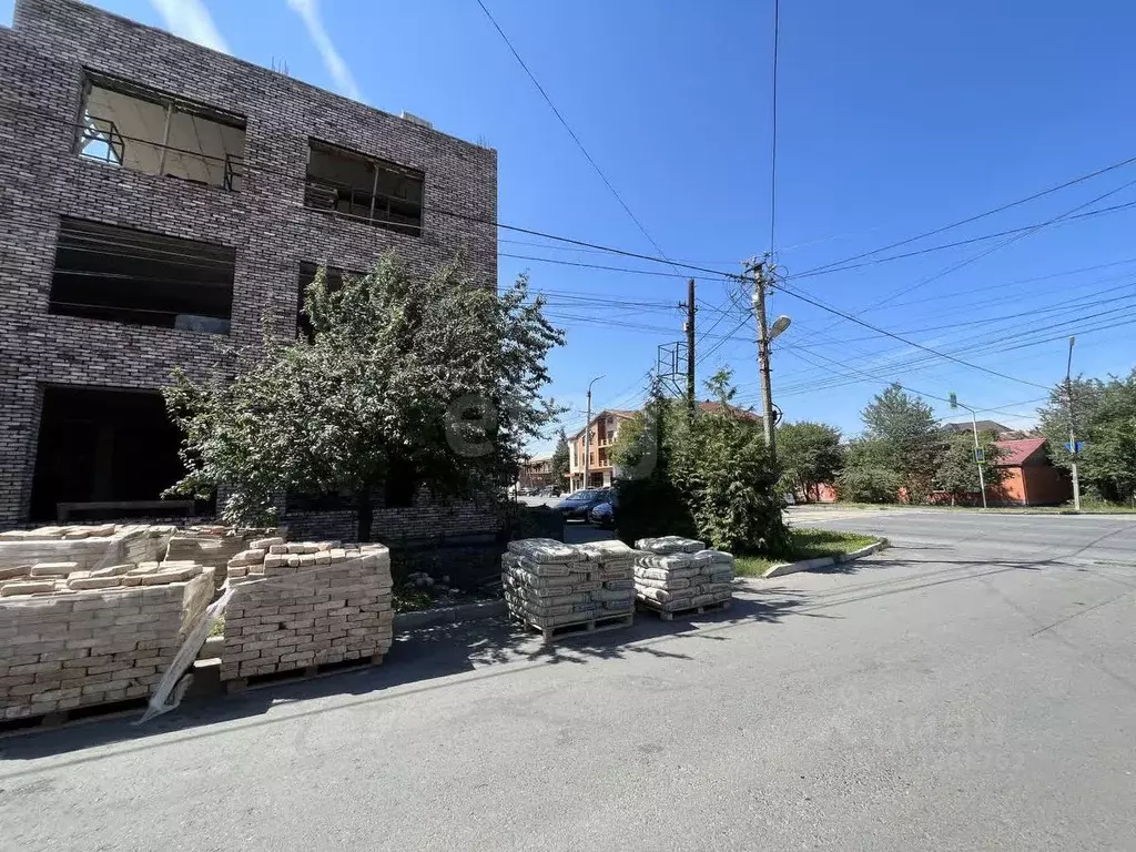 Торговая площадь в Северная Осетия, Владикавказ ул. Хаджи Мамсурова, ... - Фото 1