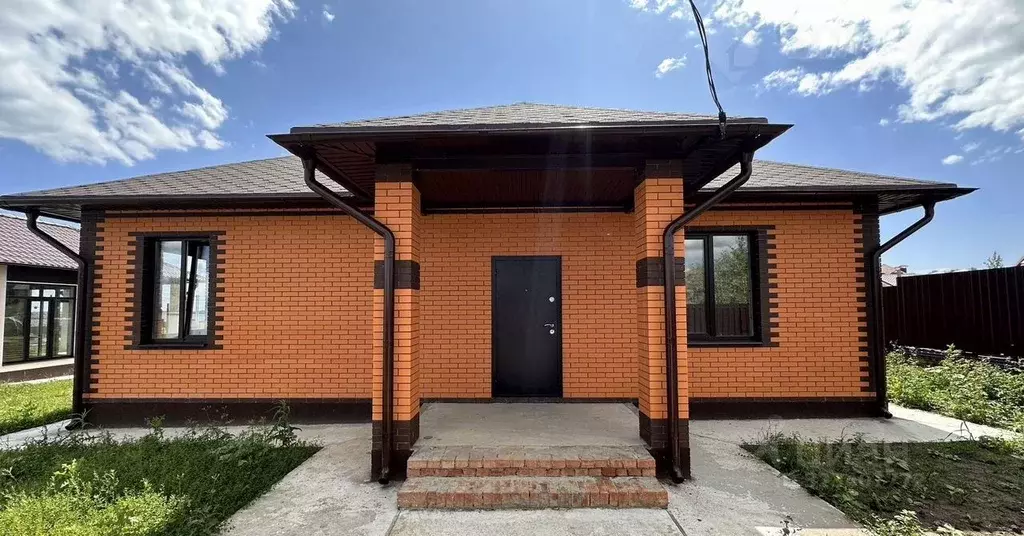 Дом в Саратовская область, с. Усть-Курдюм ул. Мусы Джалиля (110 м) - Фото 1