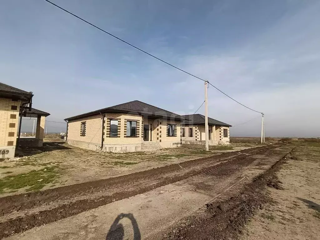 Дом в Ставропольский край, Михайловск Шпаковский район, ул. Бориса ... - Фото 1