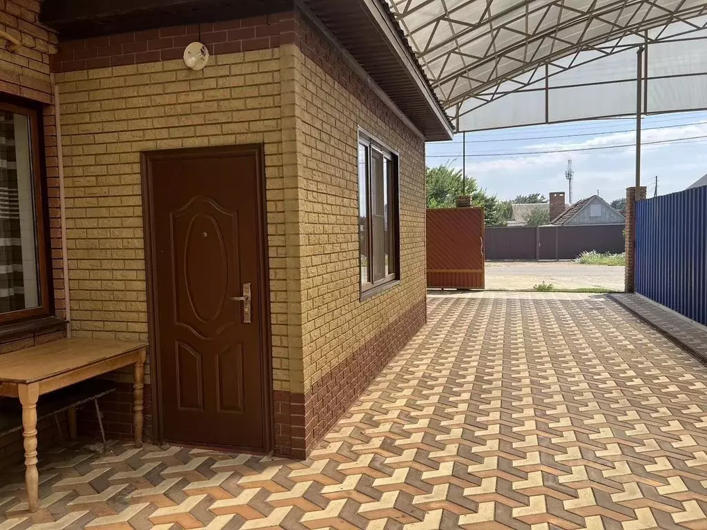 Дом в Краснодарский край, Усть-Лабинск ул. Луначарского, 35/79 (66 м) - Фото 2