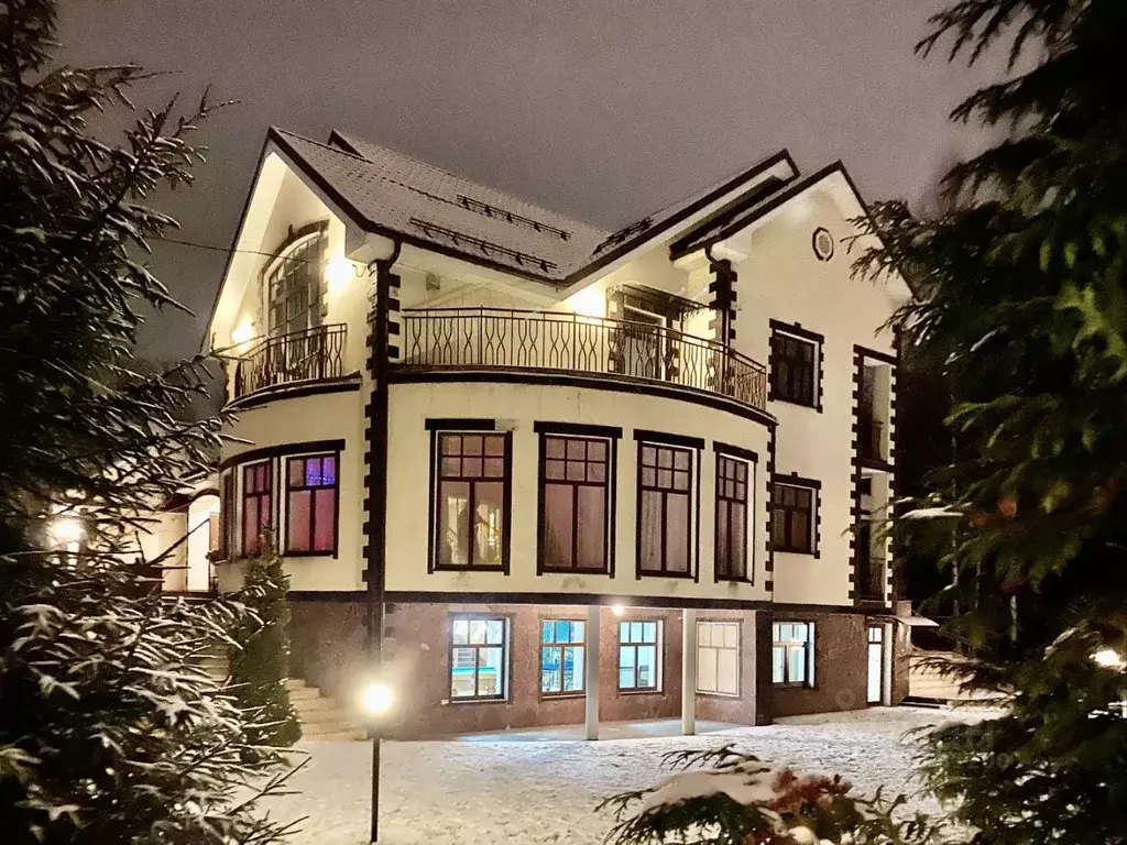 Дом в Санкт-Петербург пос. Парголово, Вокзальное ш., 14 (600 м) - Фото 0