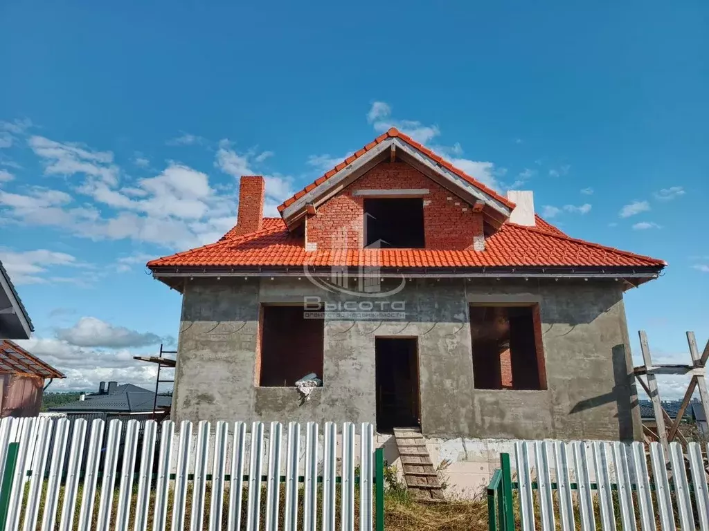 Дом в Калужская область, Калуга ул. Гурьева гора, 108 (240 м) - Фото 1