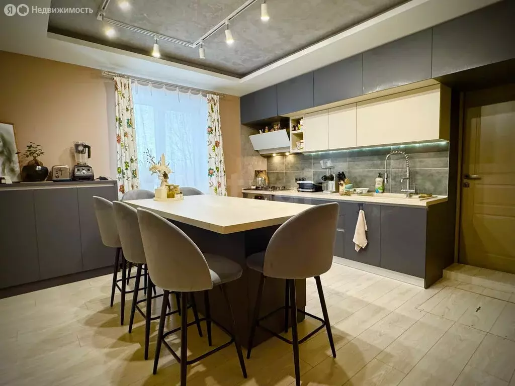 Дом в посёлок Азинский, Заречная улица (180 м) - Фото 1