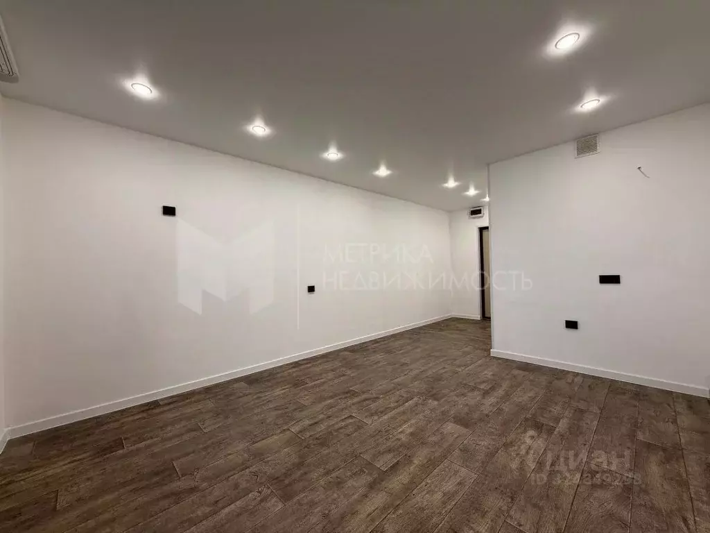 Студия Тюменская область, Тюмень ул. Тимофея Чаркова, 28 (24.9 м) - Фото 0