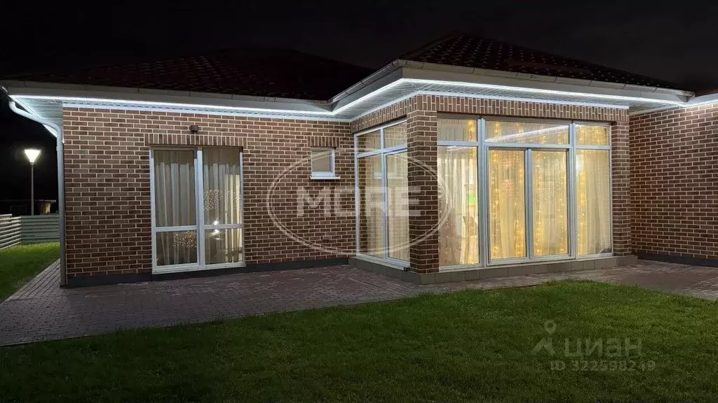 Дом в Калининградская область, Гурьевский муниципальный округ, пос. ... - Фото 1