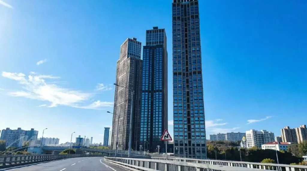 Продается 3-комнатная квартира - Фото 1