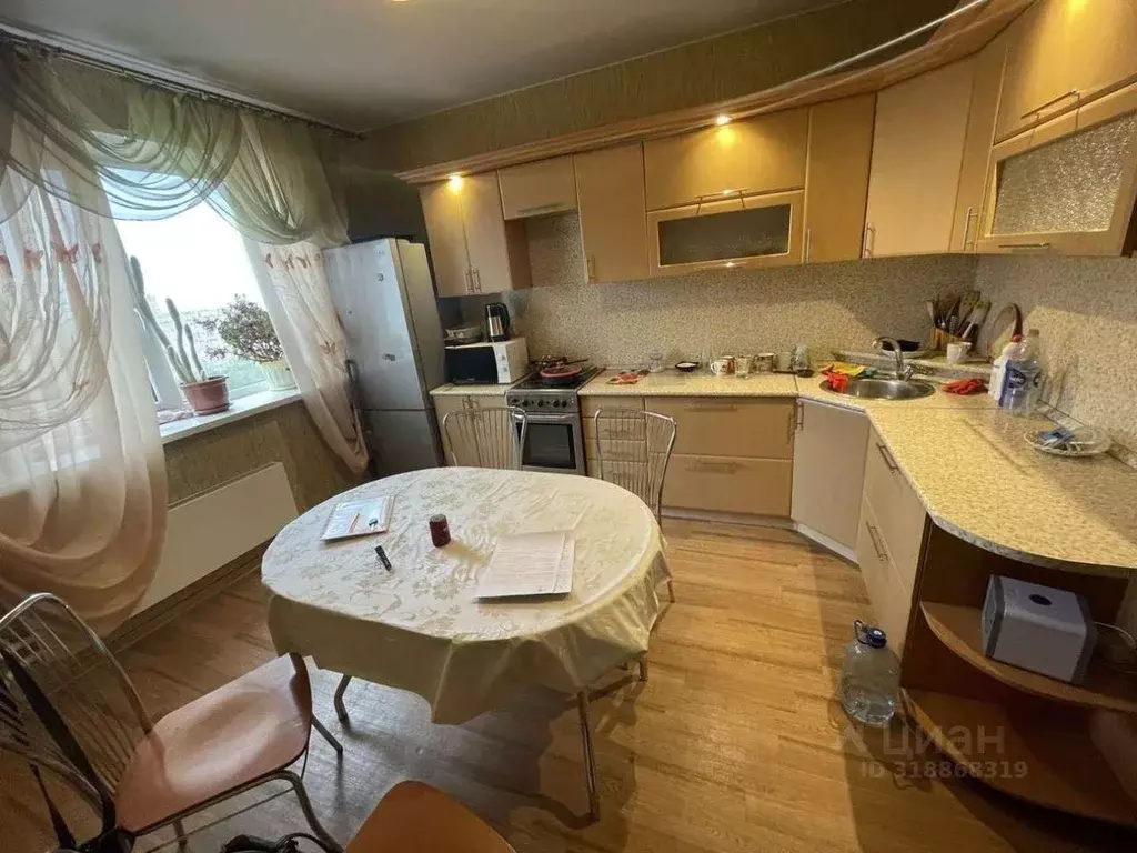 2-к кв. Белгородская область, Старый Оскол Степной мкр,  (62.0 м) - Фото 0