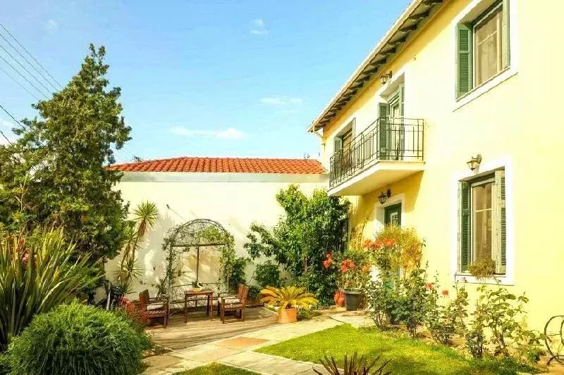 Дом в Краснодарский край, Сочи Сириус пгт, ул. Общинная (315 м) - Фото 1