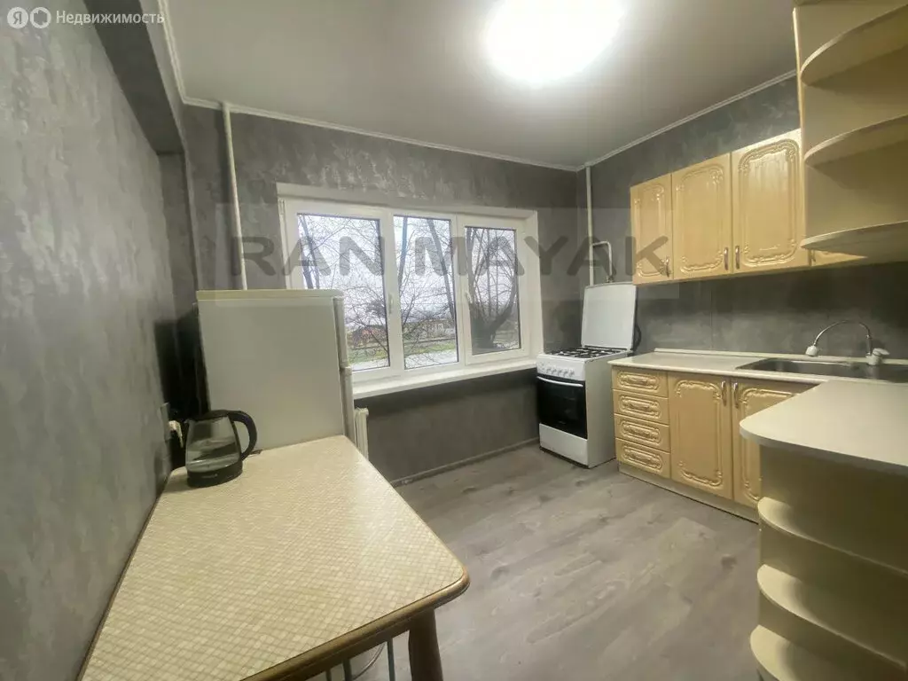 2-комнатная квартира: Майкоп, Железнодорожная улица, 162 (51.2 м) - Фото 1