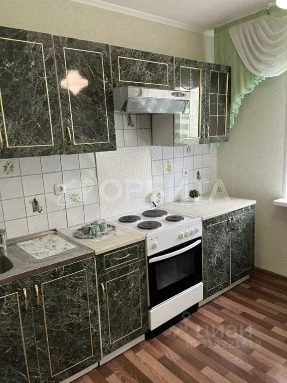2-к кв. Тюменская область, Тюмень ул. Федюнинского, 3 (50.4 м) - Фото 0