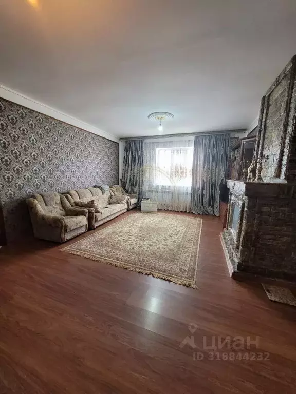 Дом в Карачаево-Черкесия, Прикубанский район, Дружбинское ... - Фото 0