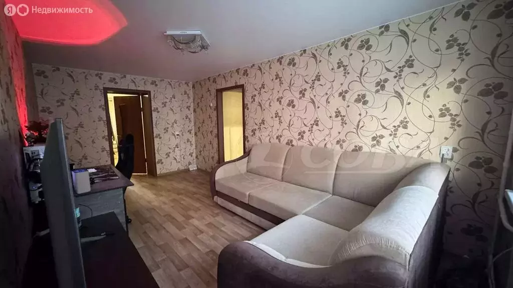 2-комнатная квартира: Тюмень, улица Мира, 31 (41.7 м) - Фото 1