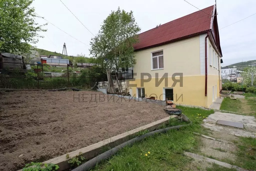 Дом в Магаданская область, Магадан ул. 2-я Сибирская, 16 (110 м) - Фото 0