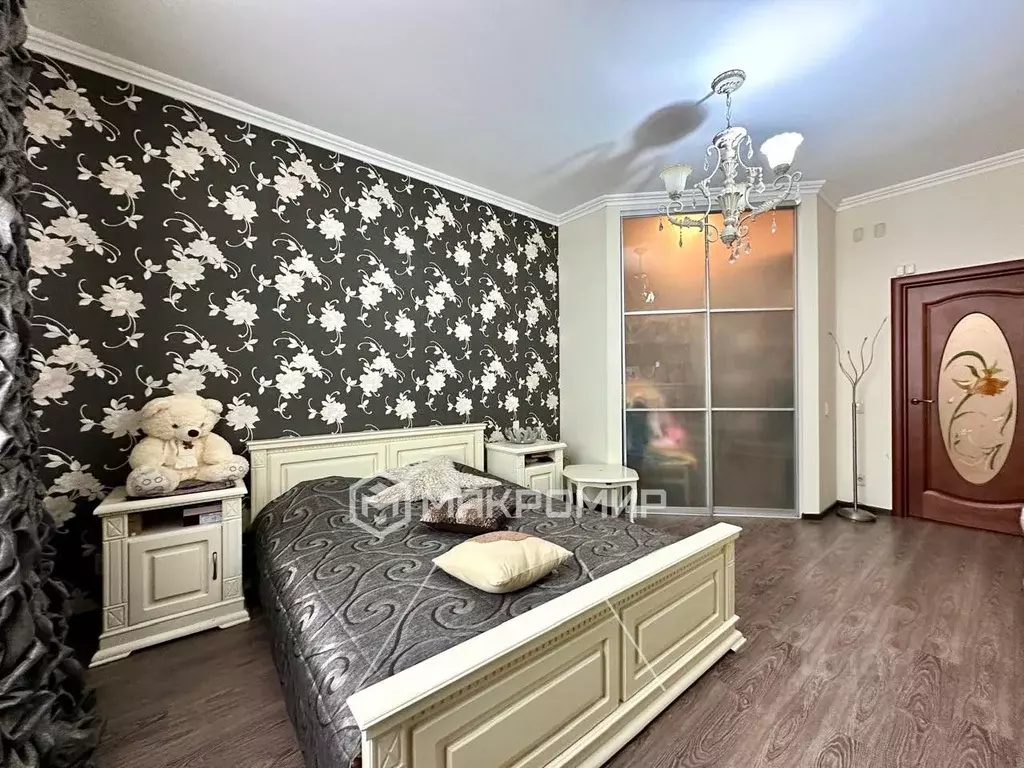 4-к кв. Брянская область, Брянск ул. Медведева, 9Ак1 (175.8 м) - Фото 1