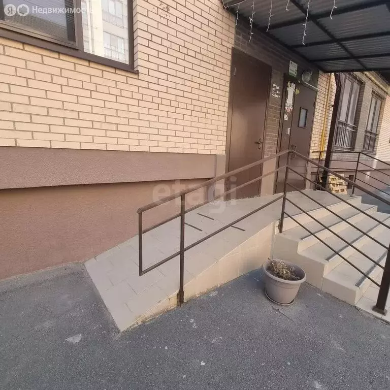 2-комнатная квартира: Владикавказ, улица Хадарцева, 29Бк4 (55 м) - Фото 0