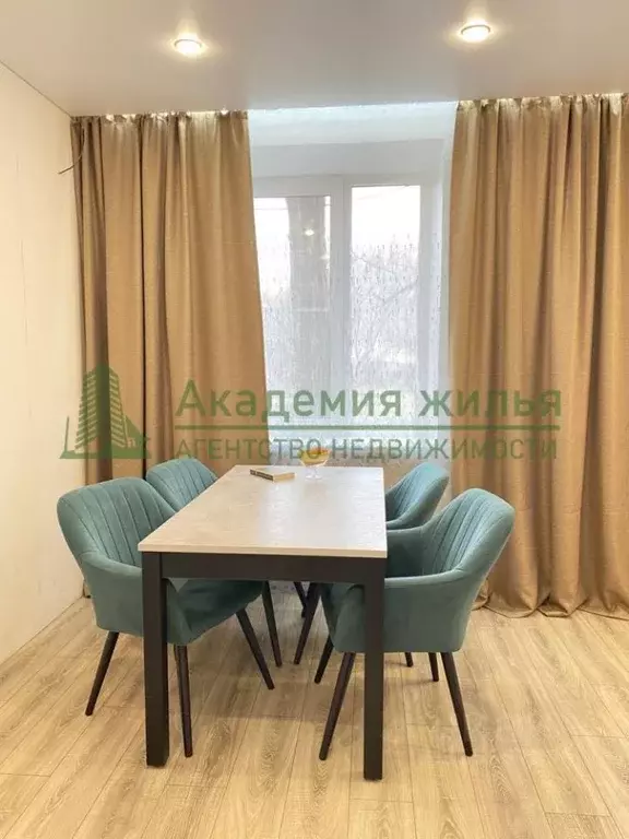 2-к кв. Саратовская область, Саратов ул. Танкистов, 205 (37.6 м) - Фото 0