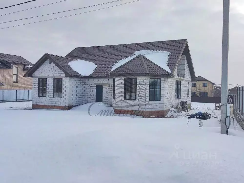 Коттедж в Белгородская область, Старый Оскол Радужный мкр,  (180 м) - Фото 1