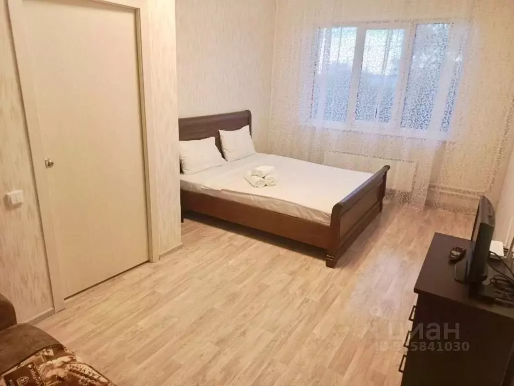 1-к кв. Кемеровская область, Ленинск-Кузнецкий Топкинская ул., 152/2 ... - Фото 1